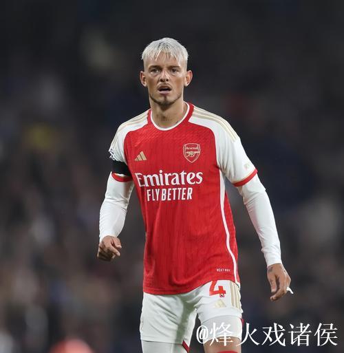 后防线又1人受伤！记者：阿森纳后卫本-怀特因伤缺席1个月